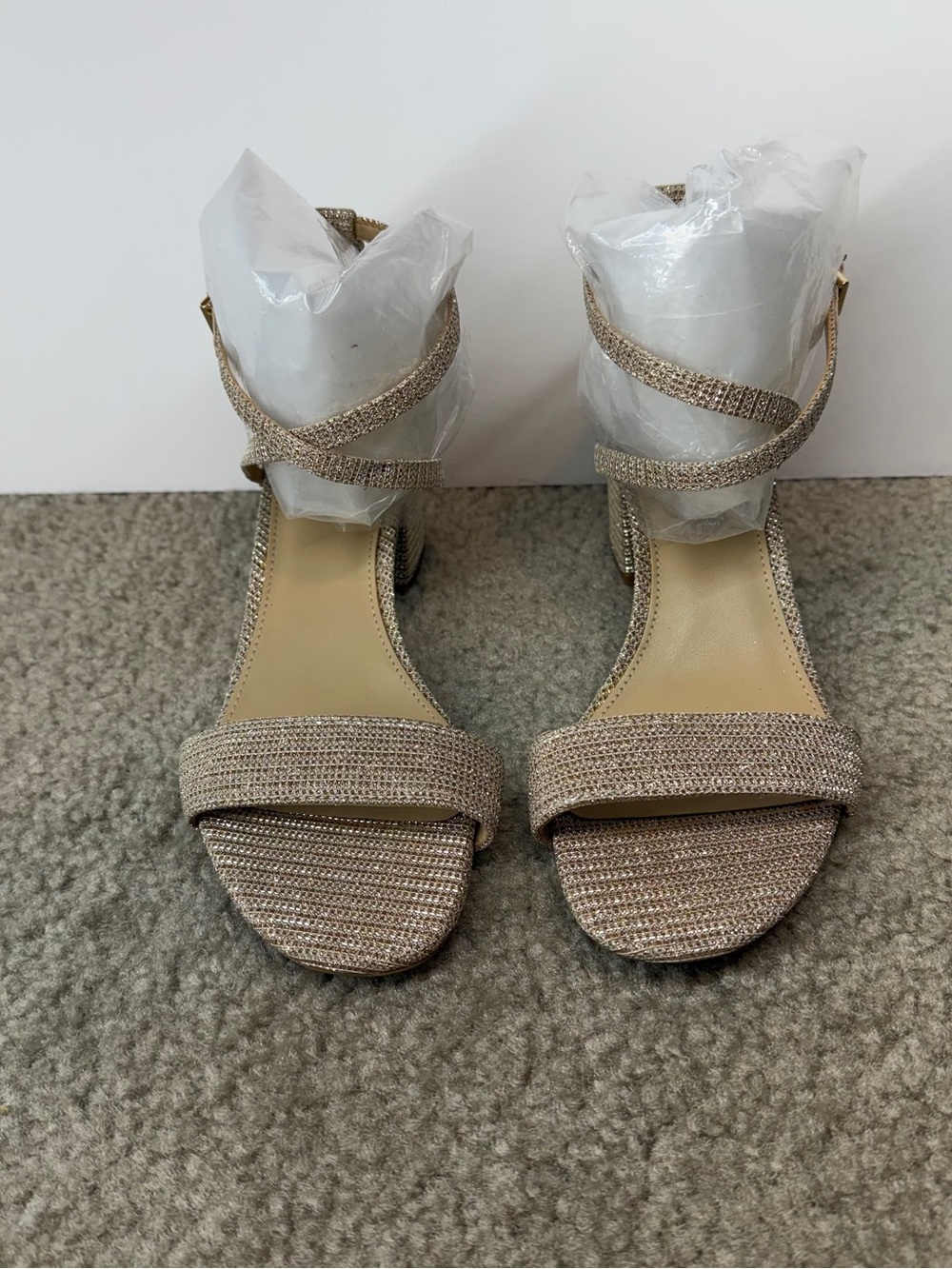 MSRP $120 Michael Kors Serena Flex Dress Sandals Pale Gold Glitter Block Heel 5